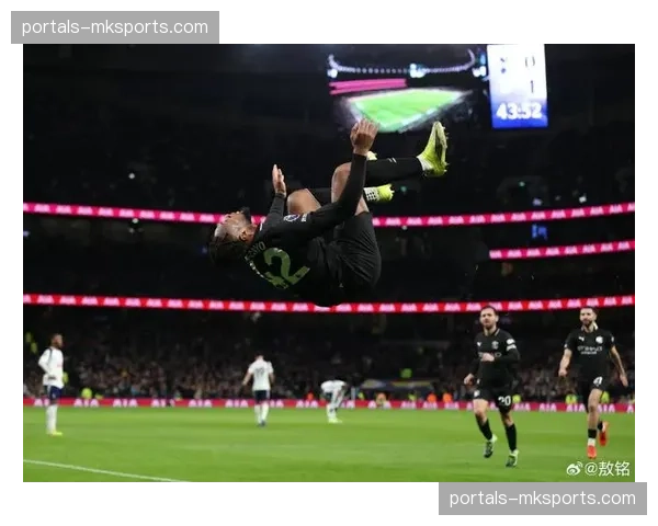 伯恩茅斯客场爆冷击败领头羊,斯科特关键进球价值连城